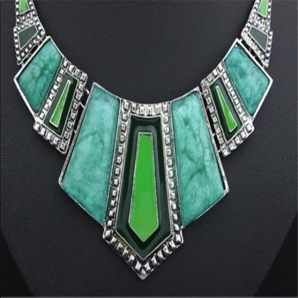 Gorgeous Vintage Bold Boho Statement Necklace Set - Picture 3 of 3